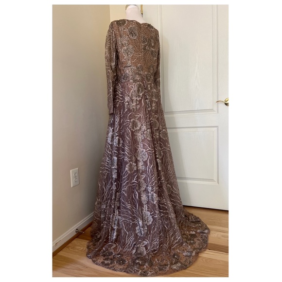 Mac Duggal Metallic Embellished Gown - Picture 10 of 16
